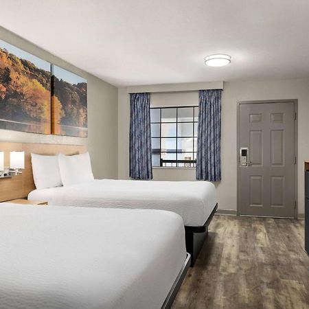 Days Inn By Wyndham Fulton Eksteriør bilde
