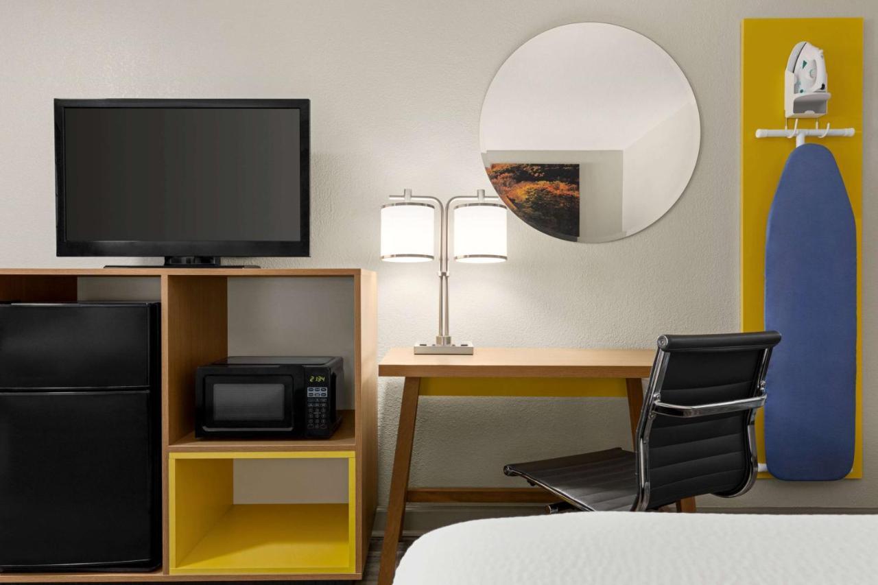 Days Inn By Wyndham Fulton Eksteriør bilde